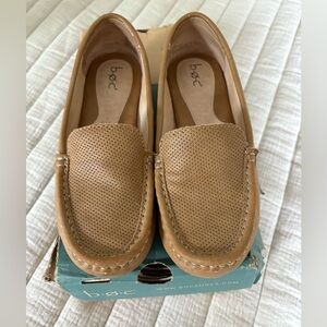 B O C Carolee Tan Leather Loafers size 7